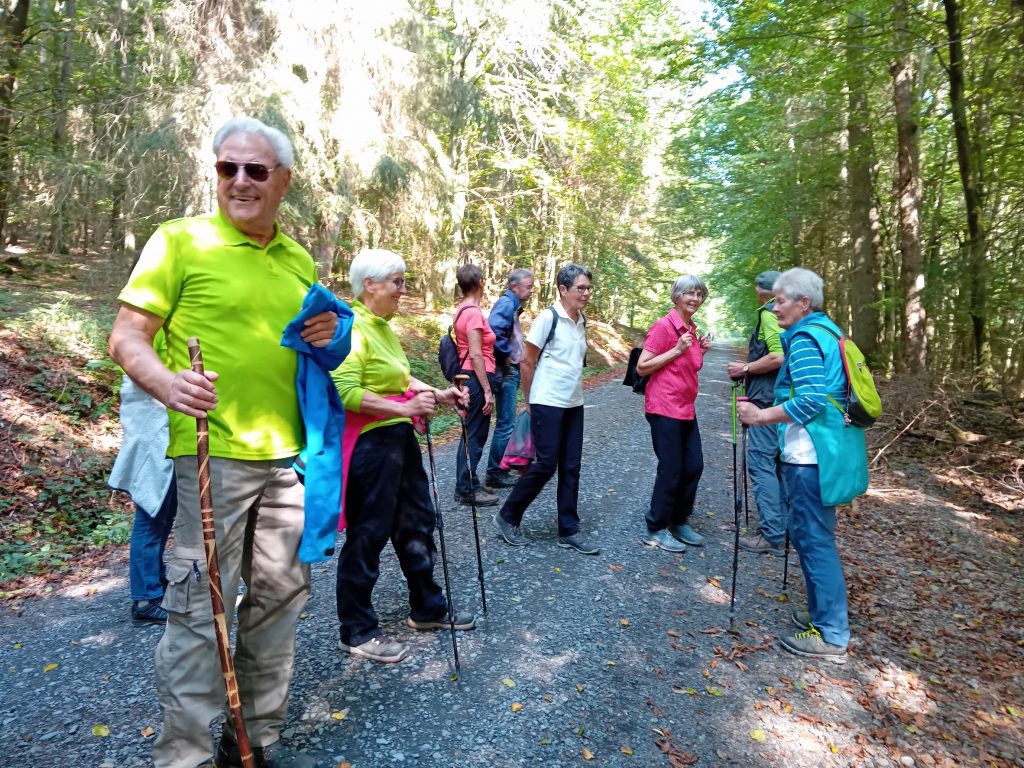 Auf den Wanderwegen A7,8,9 in Enste