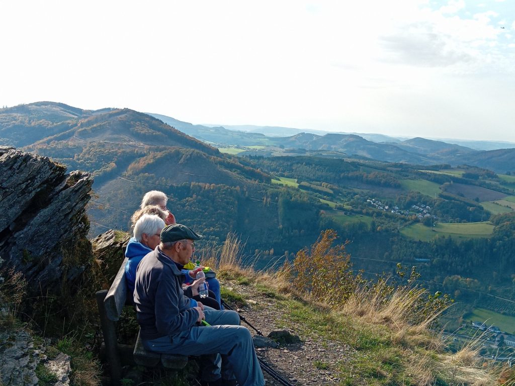 Weitsicht vom Olsberger Gipfelkreuz